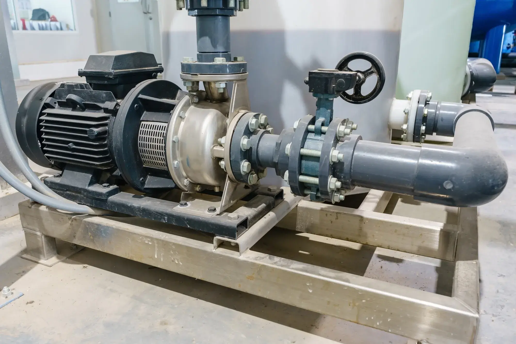 Dry screw pumps